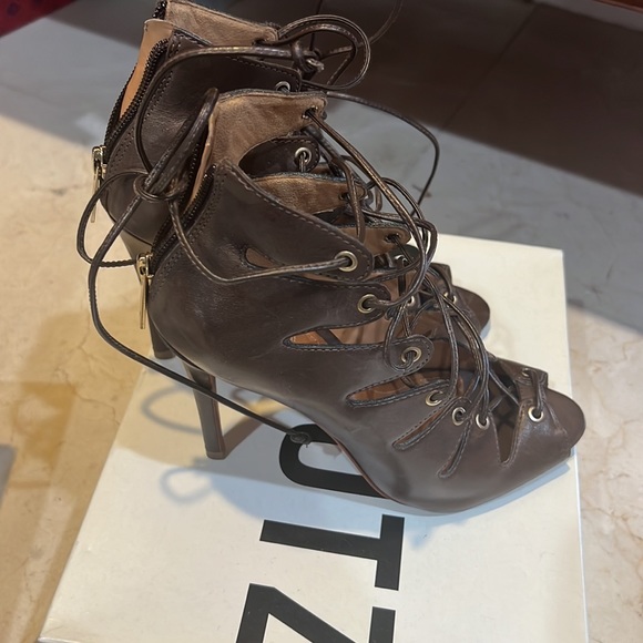 Heels - Picture 2 of 4